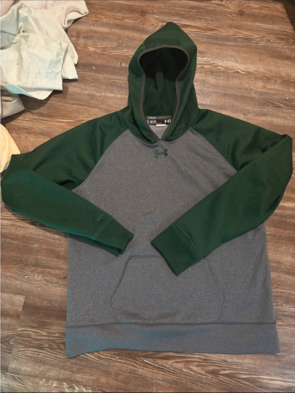 Under Armour Men’s Gray & Green Pullover Hoodie